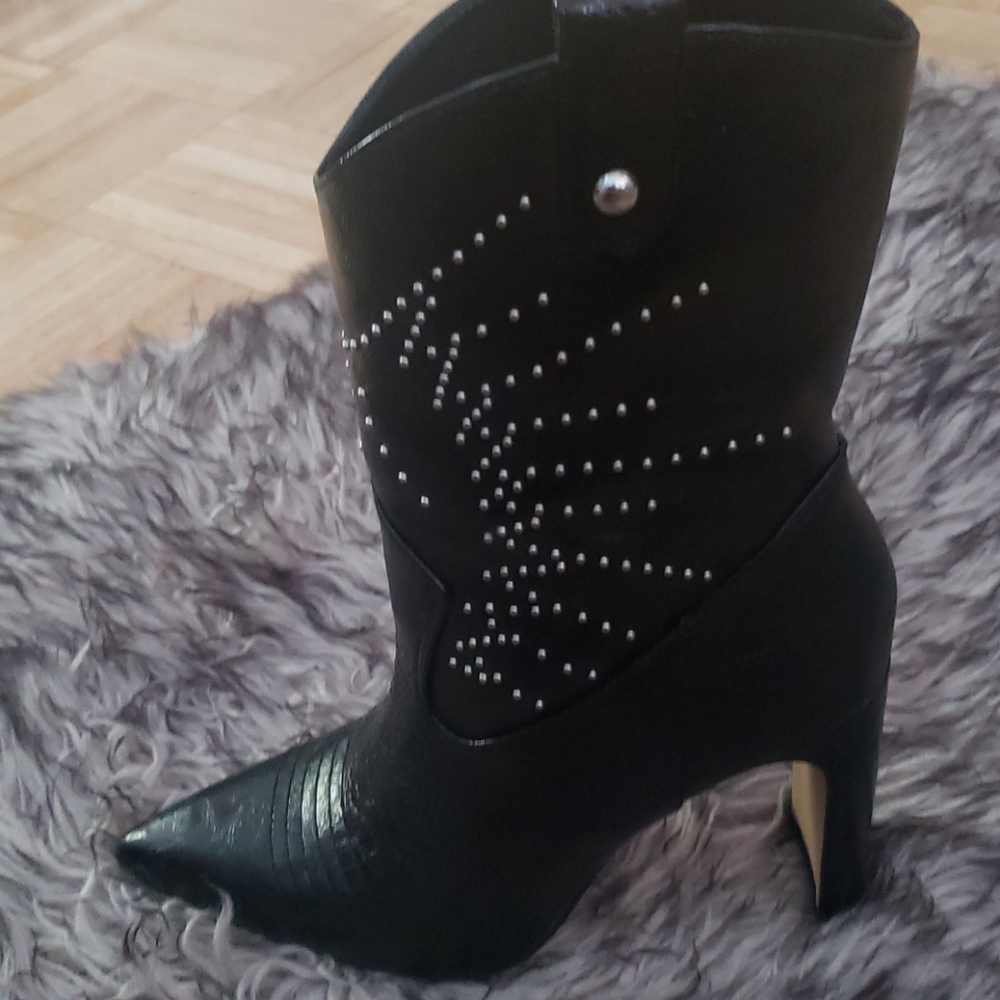 Jessica Simpson boots